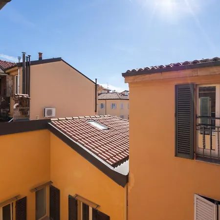 Velvet Terrace Apartment *