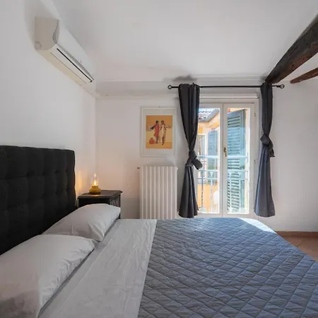Velvet Terrace Apartment *