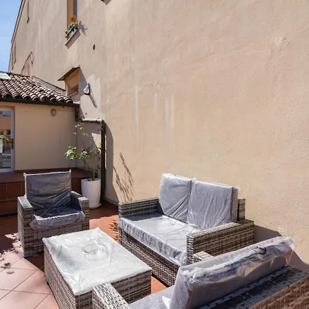 Velvet Terrace Apartment *